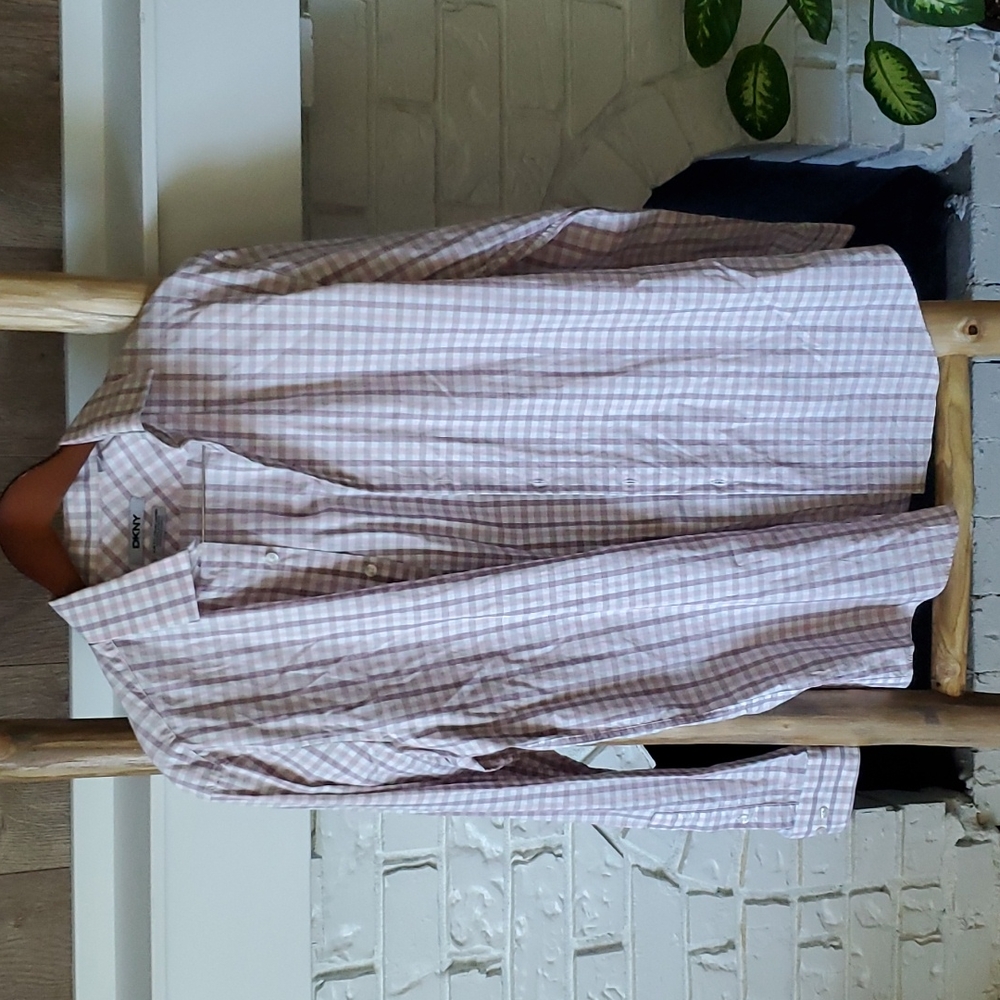 Men's DKNY slim fit button dress shirt. Neck size 16, 34 by 35